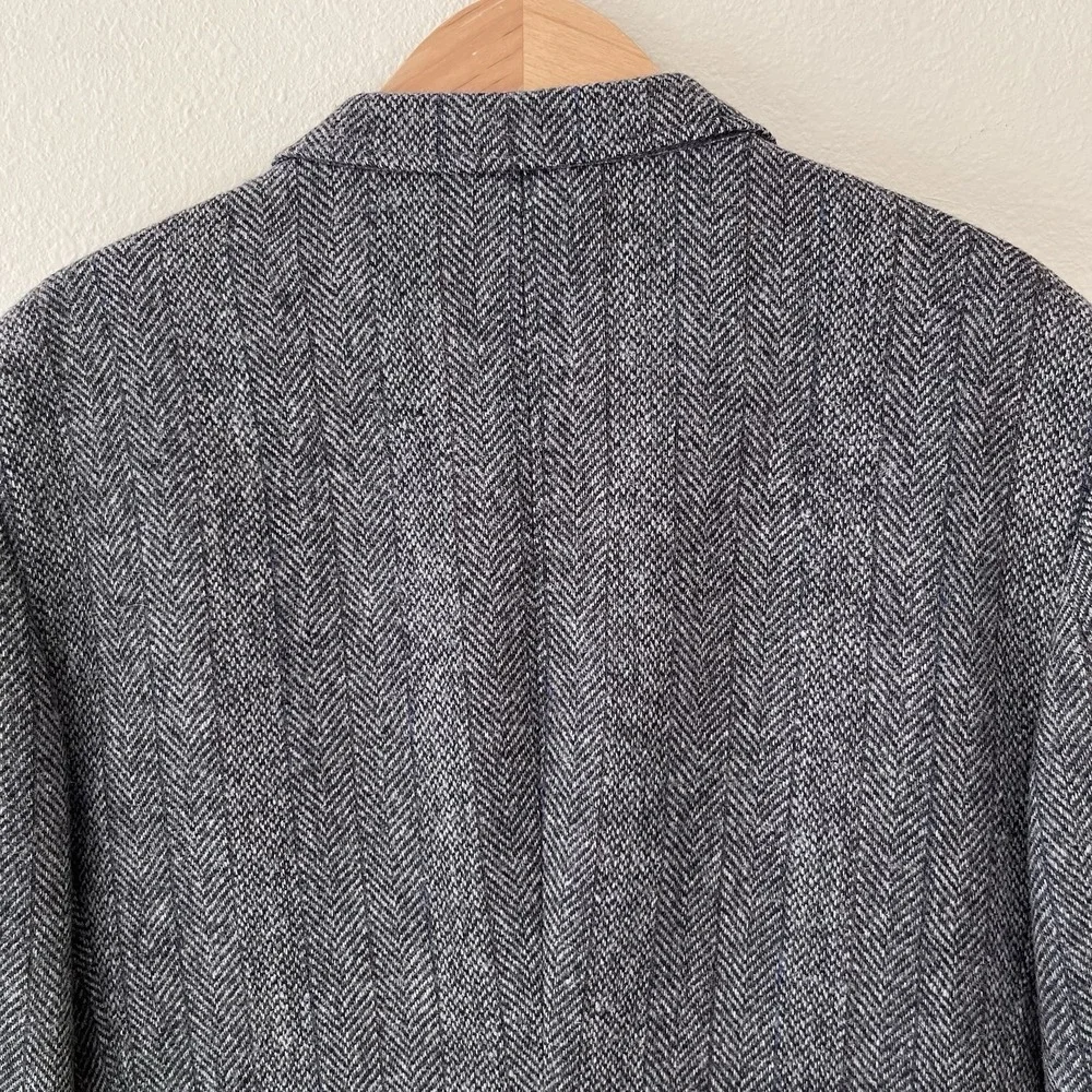 Mens Tweed Blazer Sport Coat Size 40L Wool Herringbone Gray Vintage Two Button